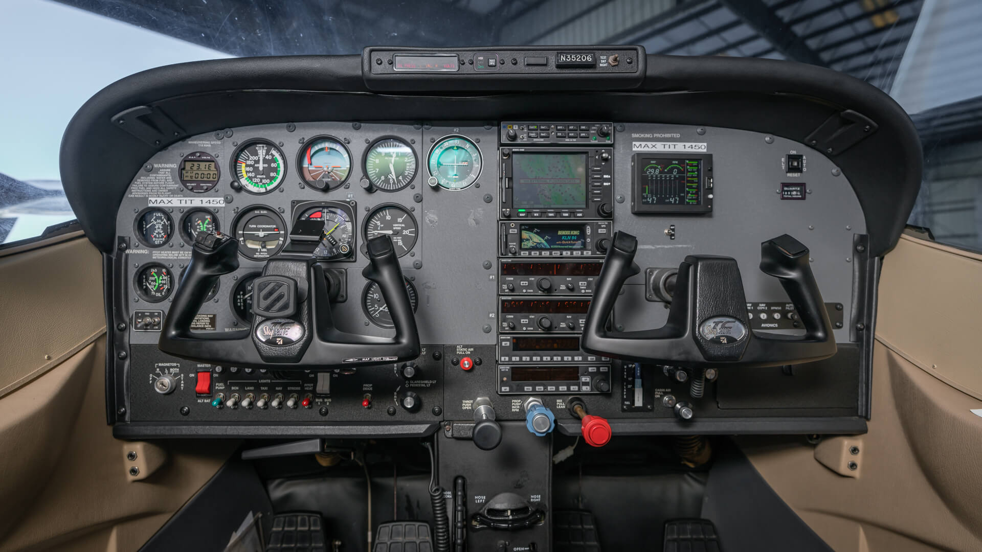 attitude-aviation-img-plane-cessna-182T-Turbo-Skylake-N35206-panel Flight Training Airplanes